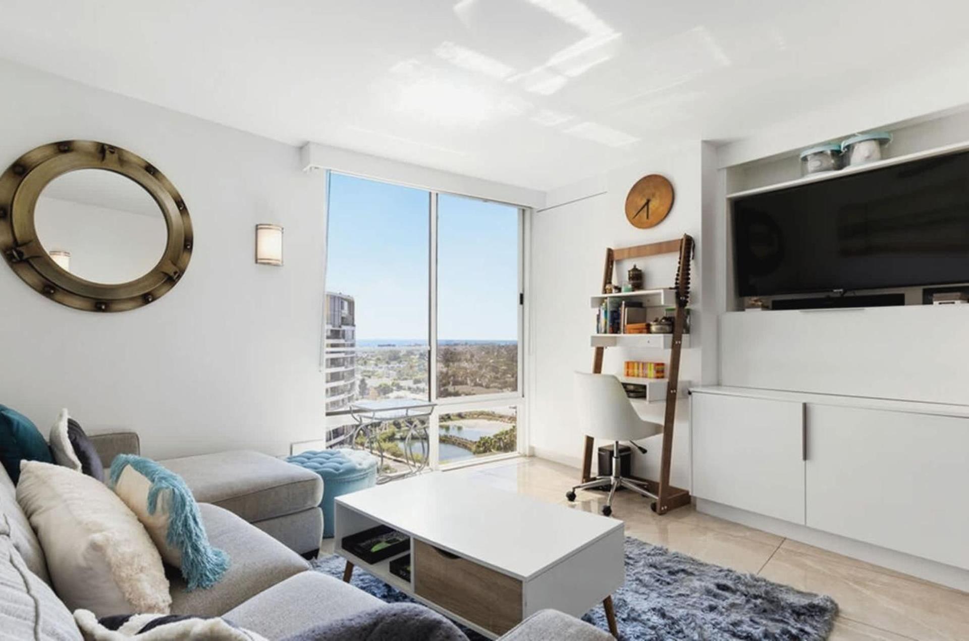 Renovated 3-bedroom Marina Appartement *